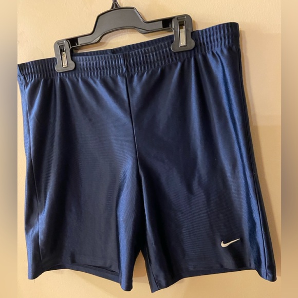 Nike navy athletic shorts size large - Picture 2 of 8
